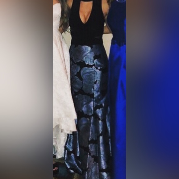 Size 2 Xscape Dress - Picture 1 of 3